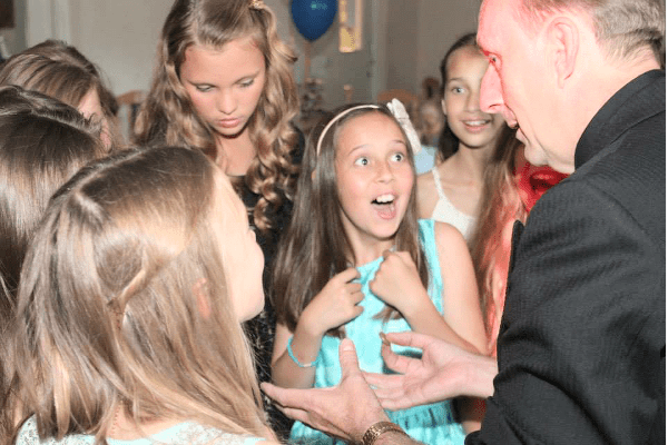 Magic OZ Children's Magician and Childrens Entertainer in Surrey